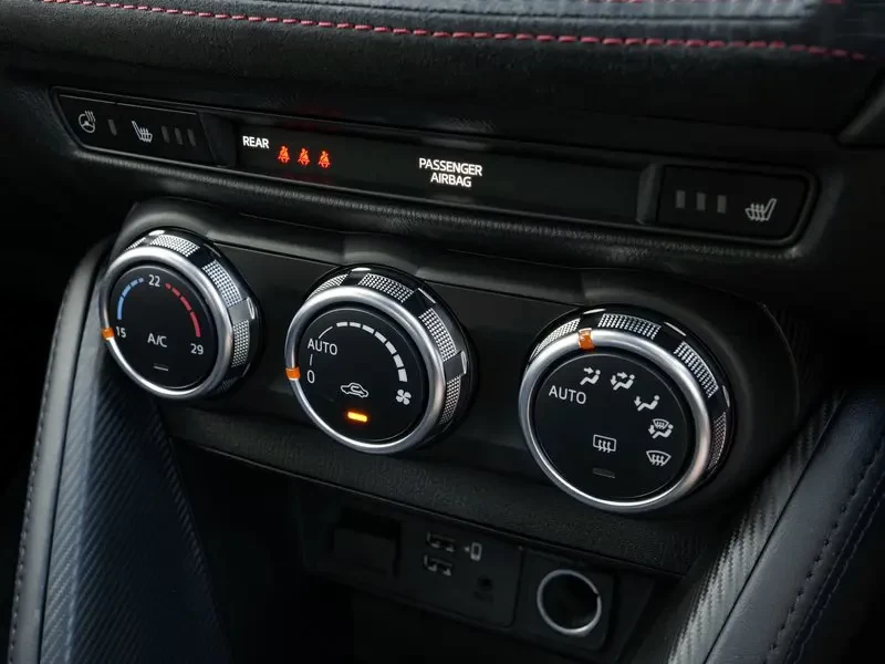comutador novo mazda 2 2025