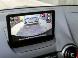display novo mazda 2 2025
