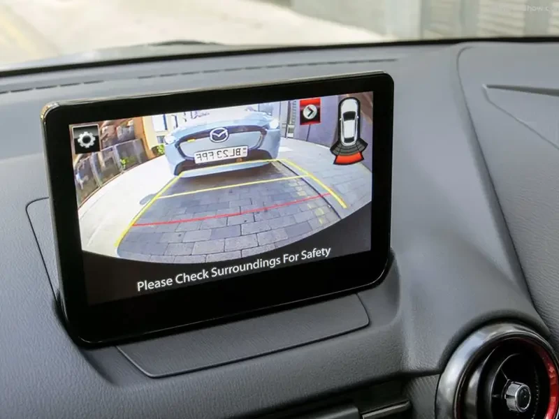 display novo mazda 2 2025