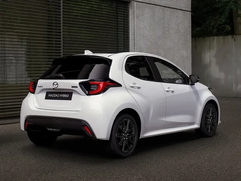 traseira novo mazda 2 hybrid 2025