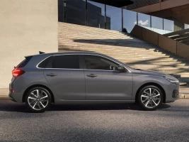 lateral novo hyundai i30 2025