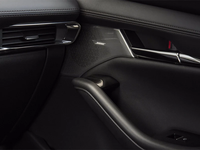 detalhe novo mazda 3 2025