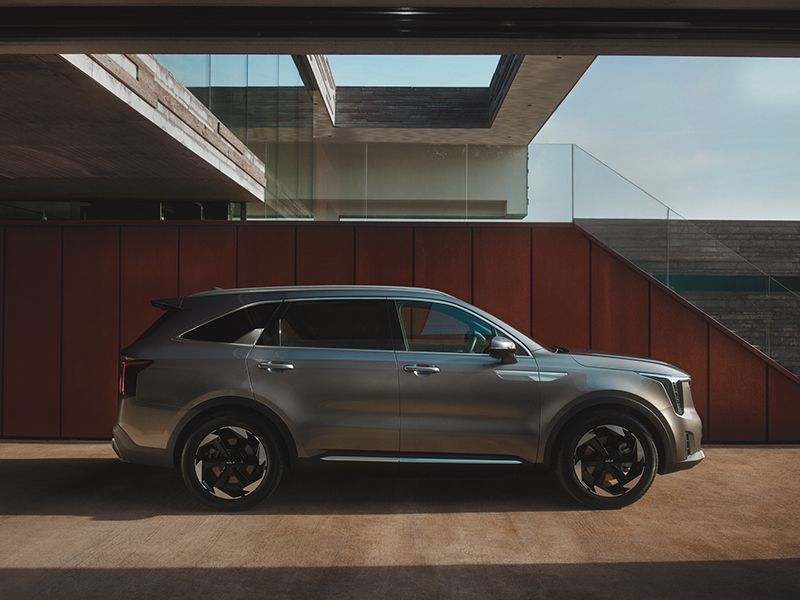 lateral kia sorento hev
