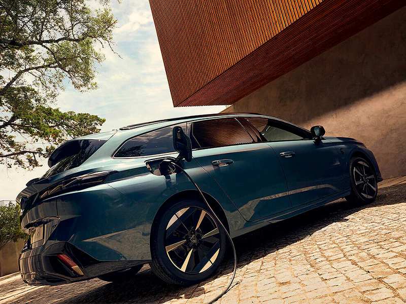 lateral novo peugeot e-308