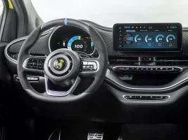 cockpit novo abarth 500e 2025