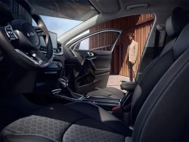 bancos dianteiros novo kia ceed sw 2025 