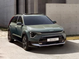 frente novo kia niro hev 2025 