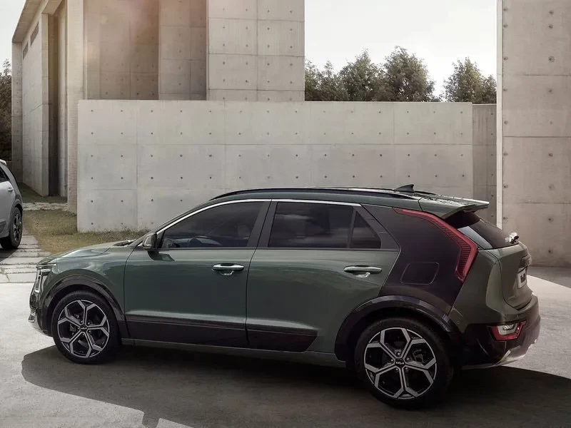 lateral novo kia niro hev 2025 