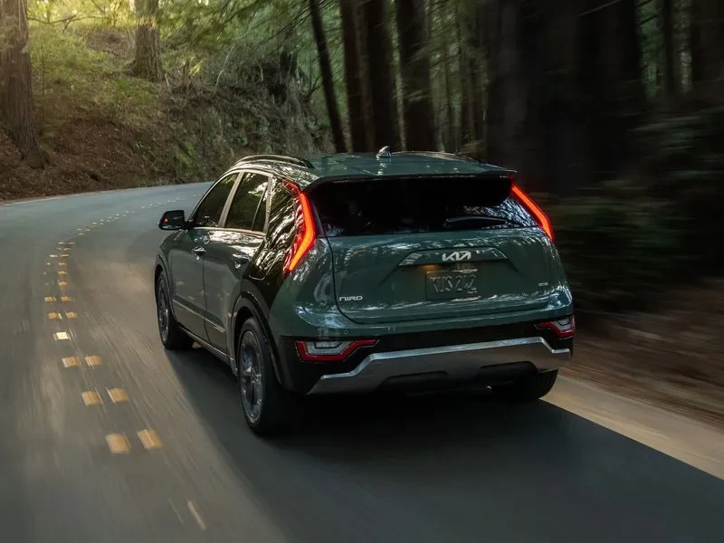 traseira novo kia niro hev 2025 