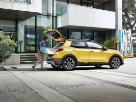 lateral kia Stonic 2025 