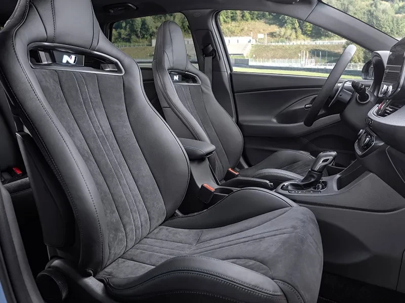bancos dianteiros novo hyundai i30 N 2025