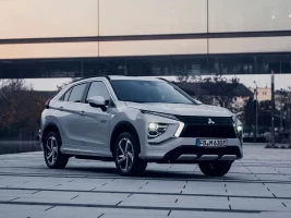 novo mistubishi eclipse cross phev 2025