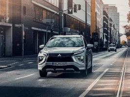 frente novo mistubishi eclipse cross phev 2025