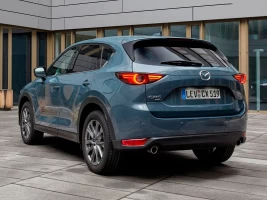 traseira novo mazda cx-5 2025