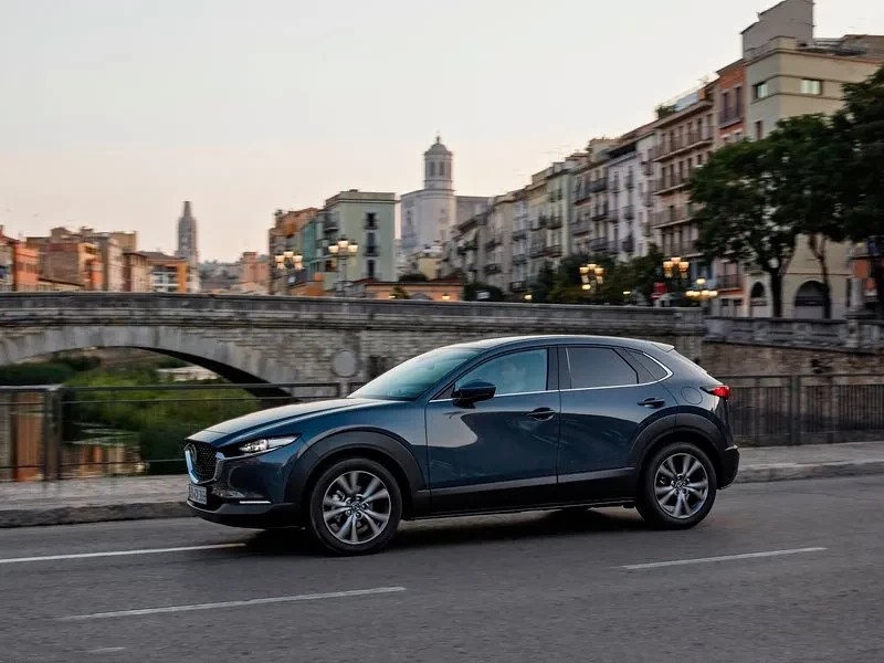 lateral novo mazda cx-30 2025