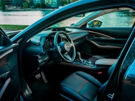 interior novo mazda cx-30 2025