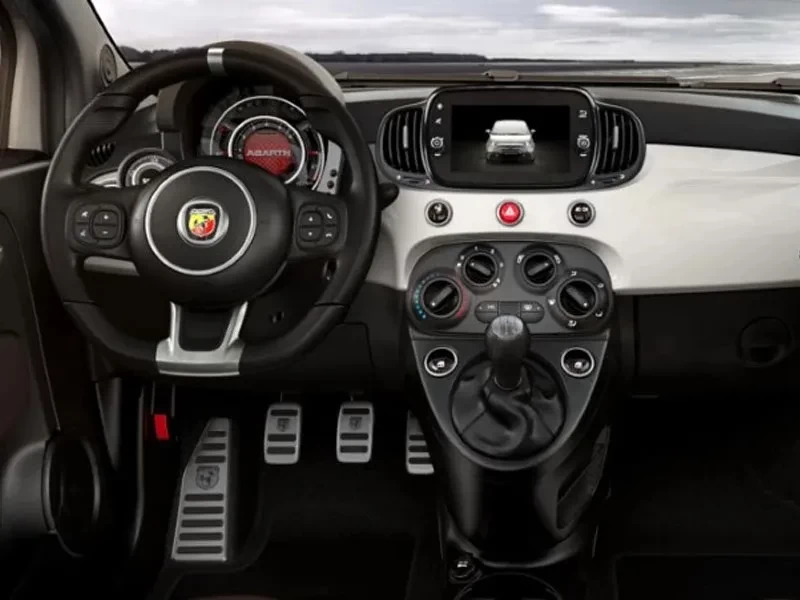 cockpit novo abarth 595 2025