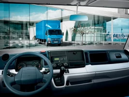 cockpit novo fuso canter 2025