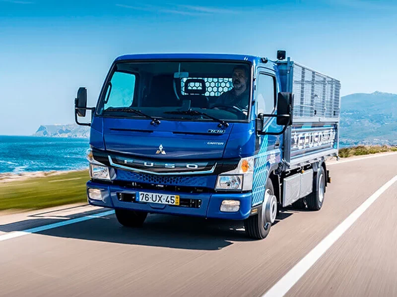 frente novo fuso canter 2025