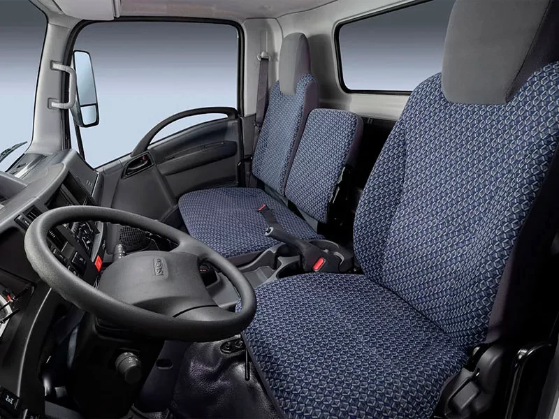 interior novo isuzu série f 2025