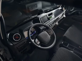 interior novo fuso ecanter 2025